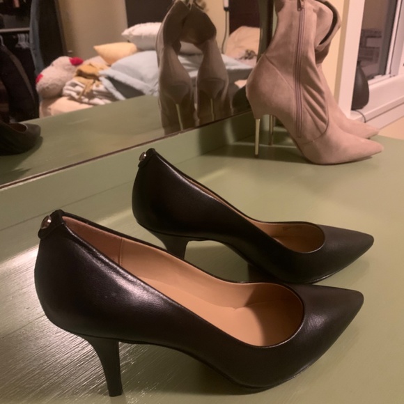 Shoes (Size 10) heels and a thigh high boot - Picture 2 of 6